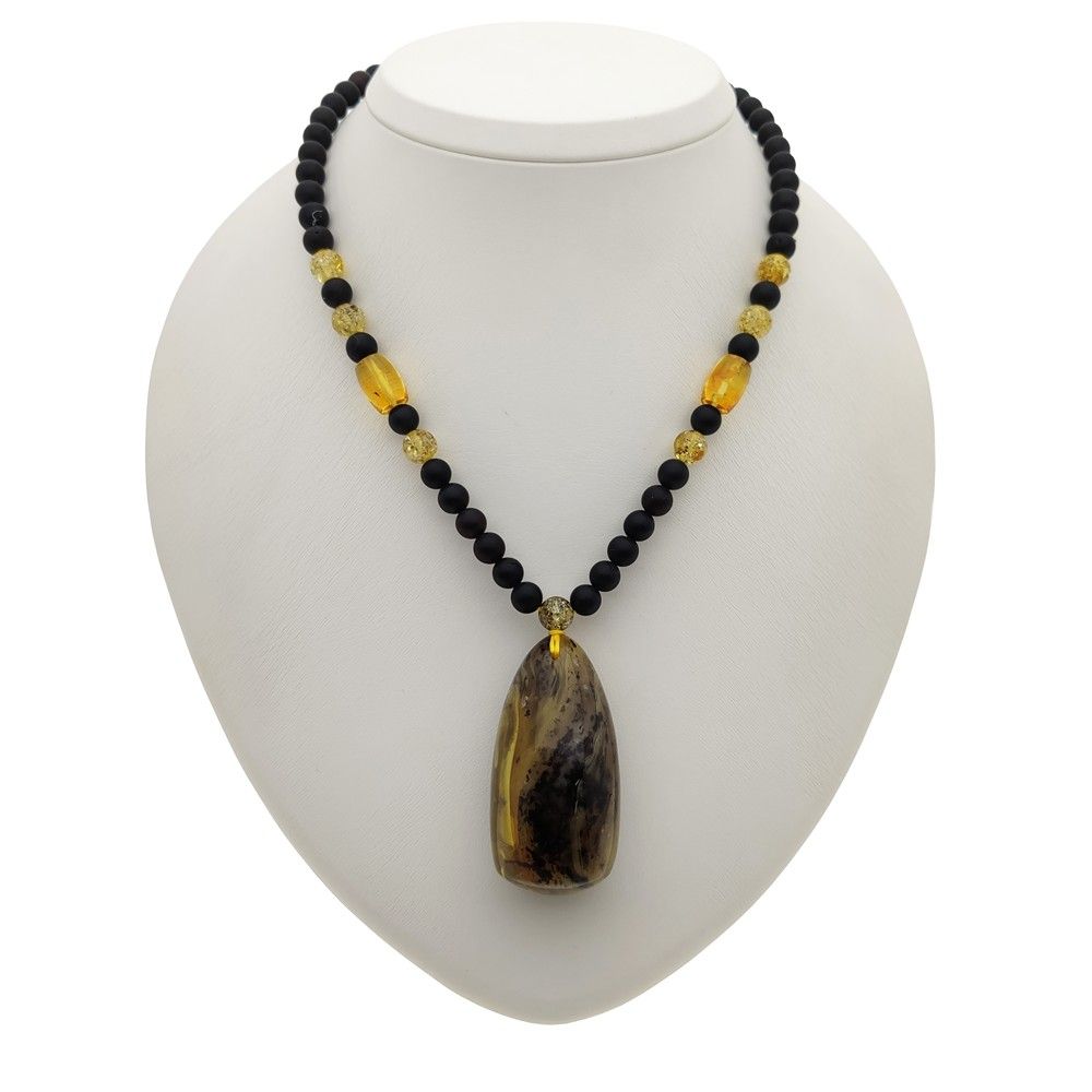 Подвес из янтаря