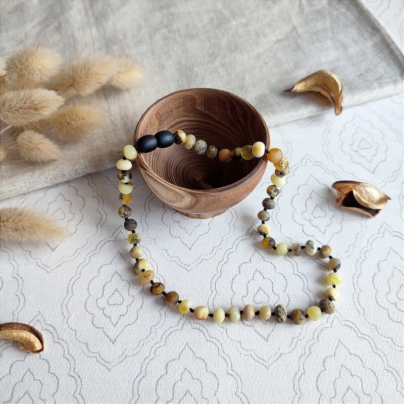 Бусы детские из янтаря