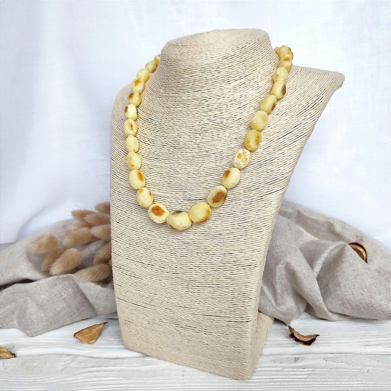 Бусы "Кусанка-оливка" янтарь