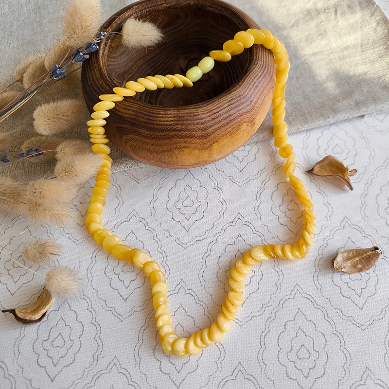 Бусы "Змейка" из янтаря