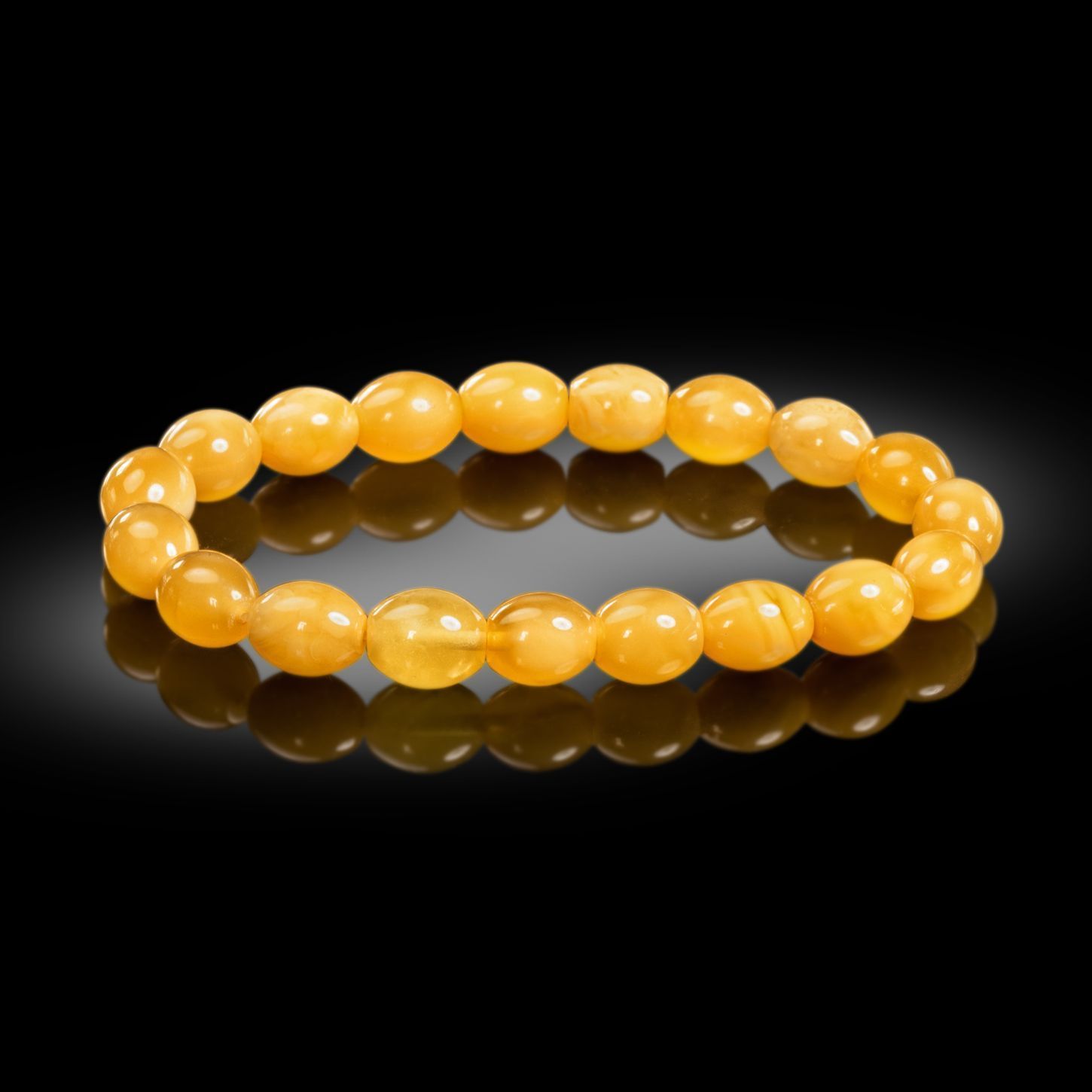 Браслет"Оливка"из янтаря