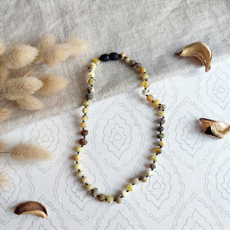 Бусы детские из янтаря