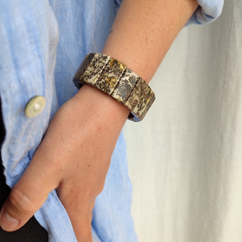 Браслет Муж. янтарь 3051119493-6