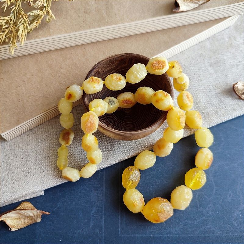 Бусы "Кусанка-оливка" янтарь