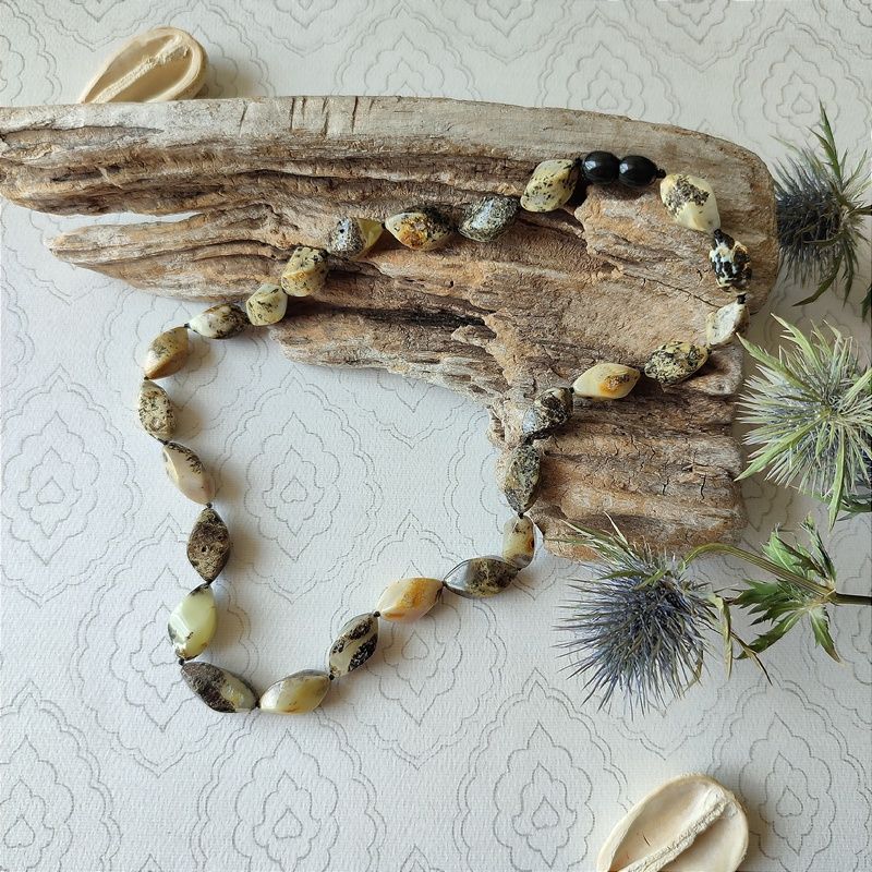 Бусы "Елена" из янтаря