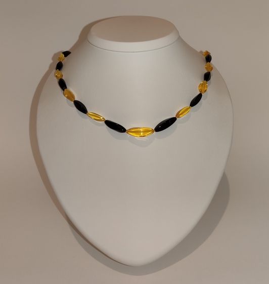 Бусы "Елена" из янтаря