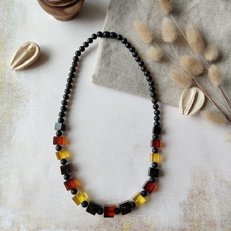 Бусы "Куб" из янтаря