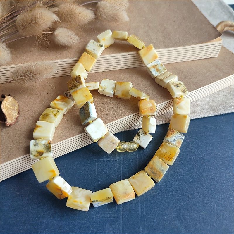 Бусы "Квадрат" янтарь