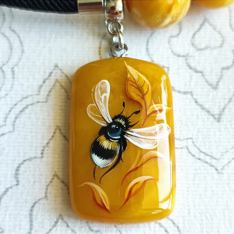 Колье "Космопчёлка" янтарь