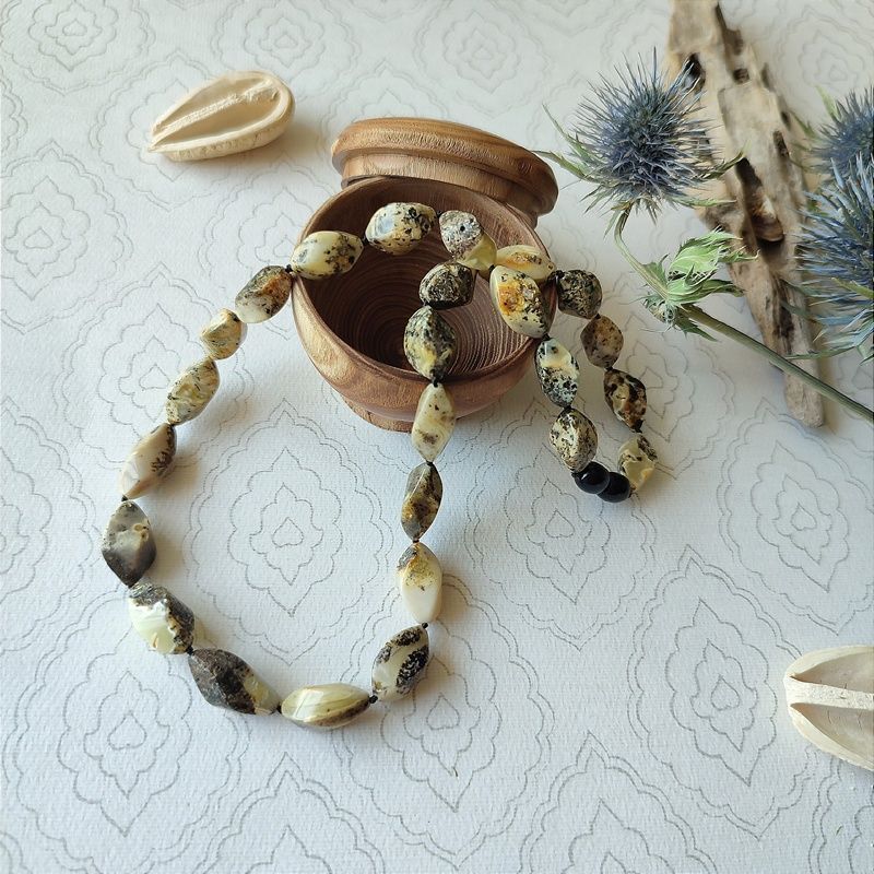 Бусы "Елена" из янтаря