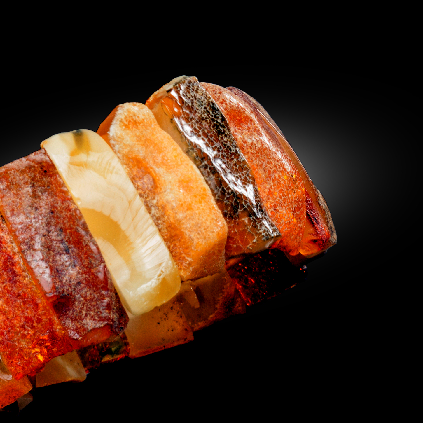 Браслет из янтаря