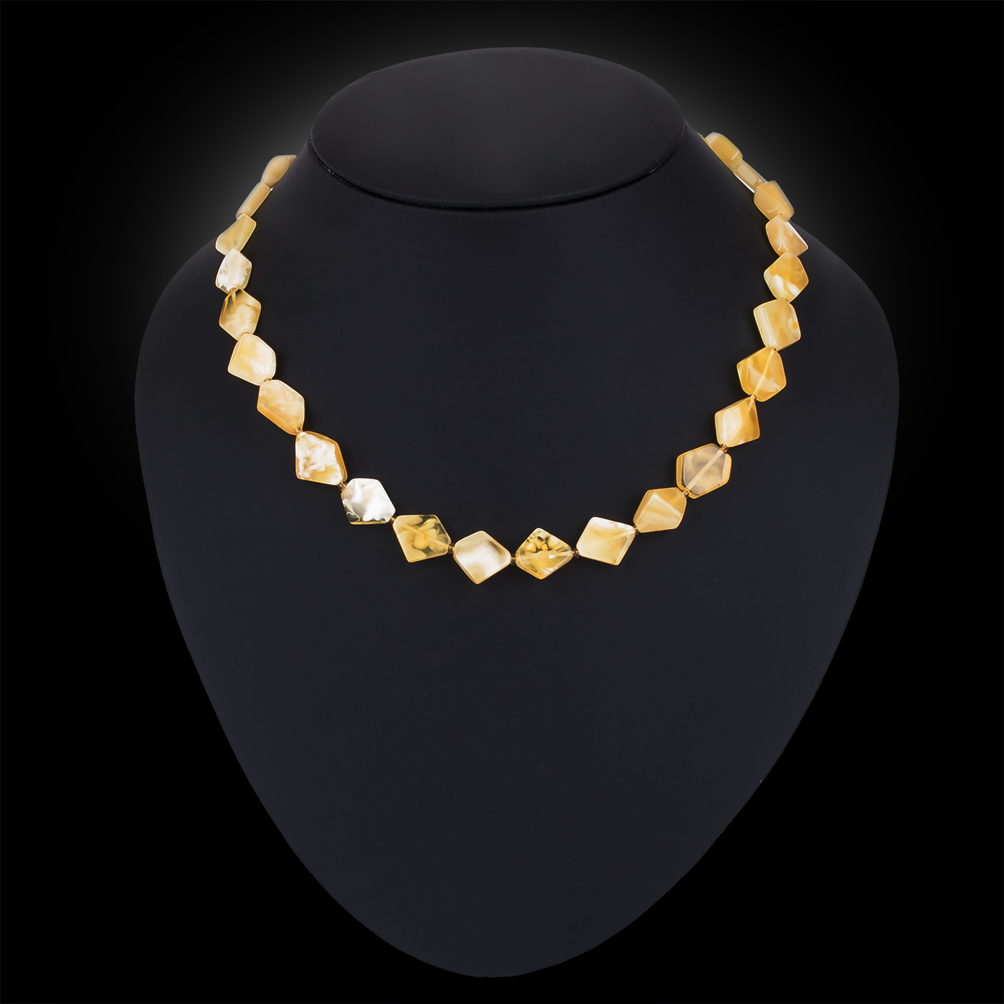 Бусы из янтаря