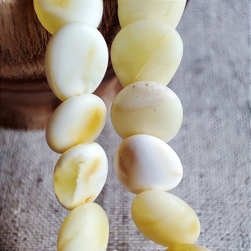 Бусы "Змейка" из янтаря