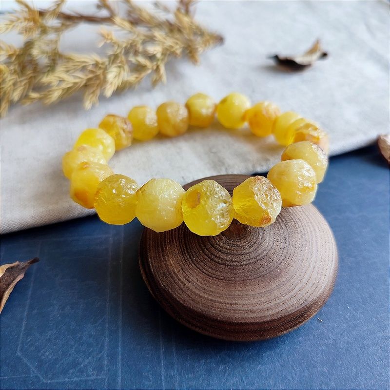 Браслет "Кусанка" янтарь