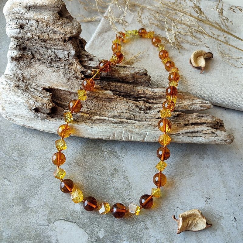 Бусы "Шар" из янтаря