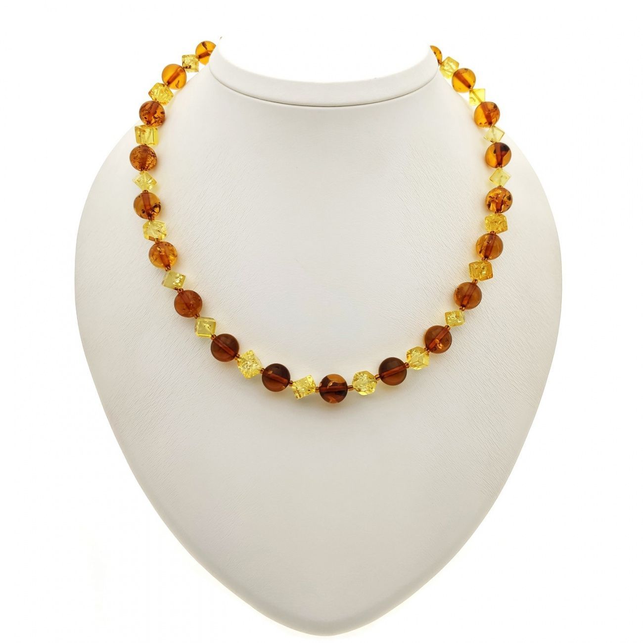 Бусы "Шар" из янтаря