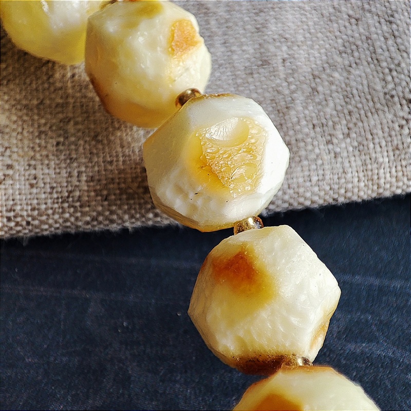 Браслет "Кусанка" янтарь