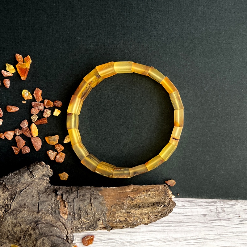 Браслет Муж. янтарь 3421119487 (1)