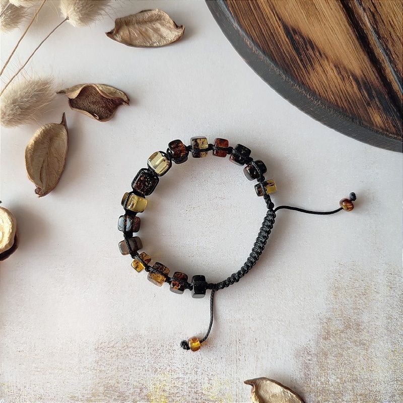 Браслет Шамбала "Куб" янтарь