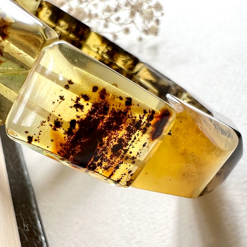 Браслет пласт. янтарь 3421119456-4