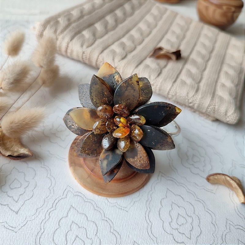 Браслет "Цветок" янтарь