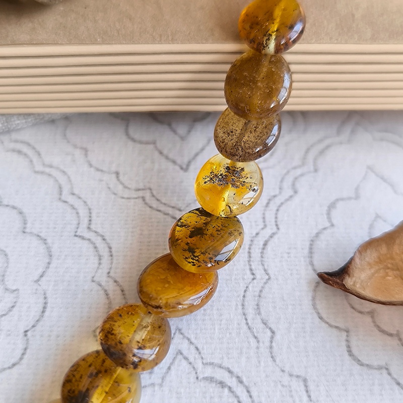 Бусы "Змейка" из янтаря