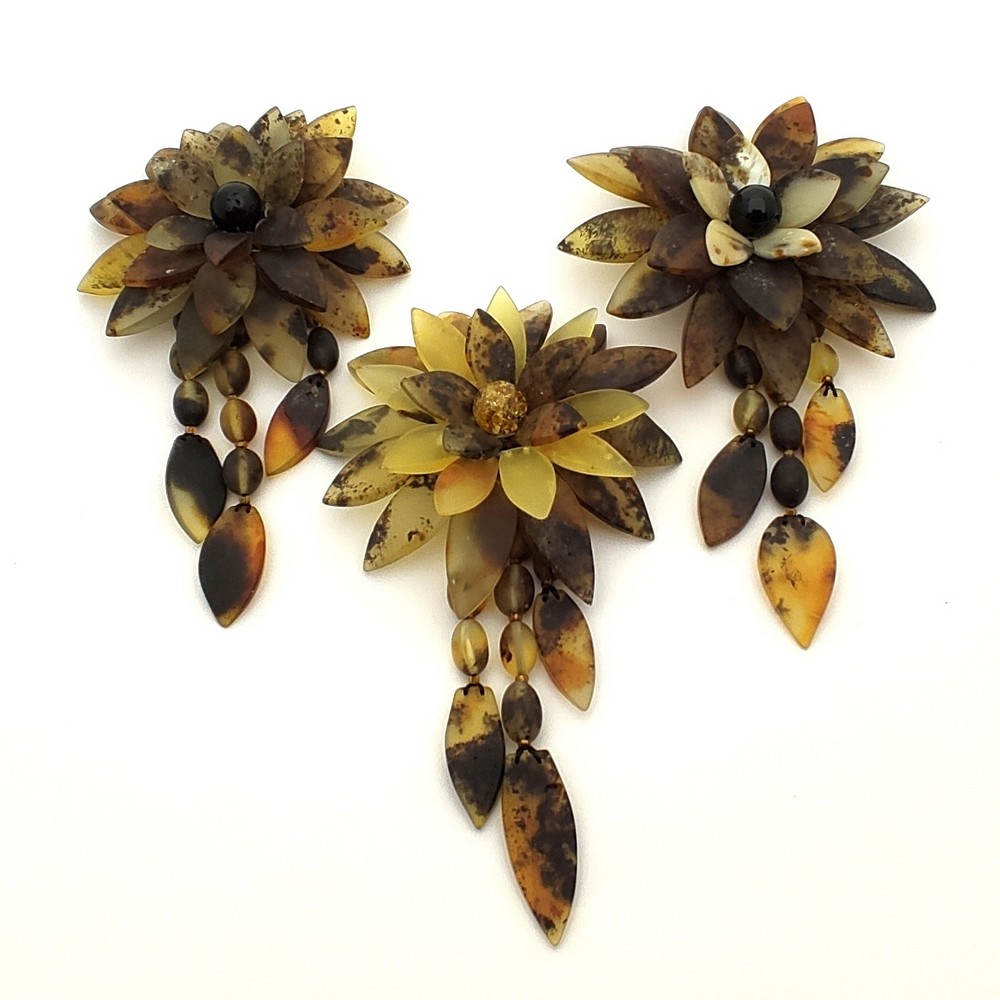 Брошь "Лотос" янтарь