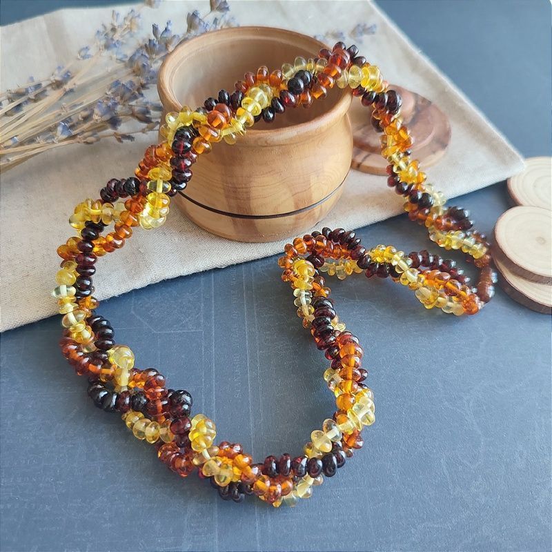 Бусы "Галька"из янтаря