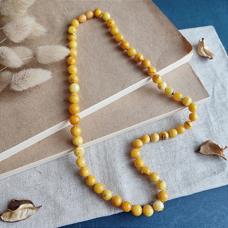 Бусы "Шар" из янтаря