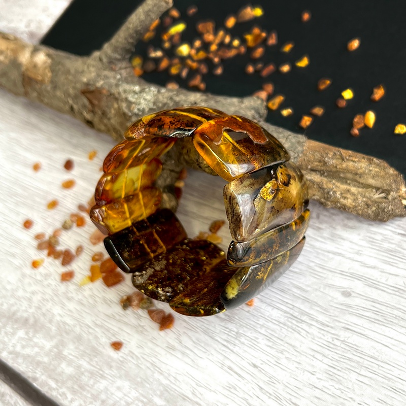 Браслет пласт. янтарь