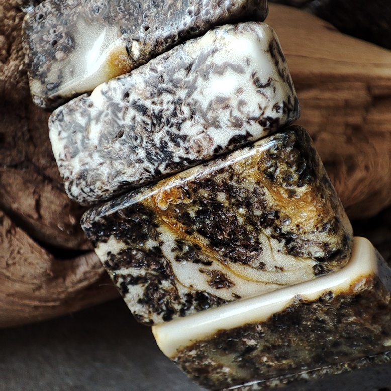 Браслет Муж. янтарь 3051119493-5