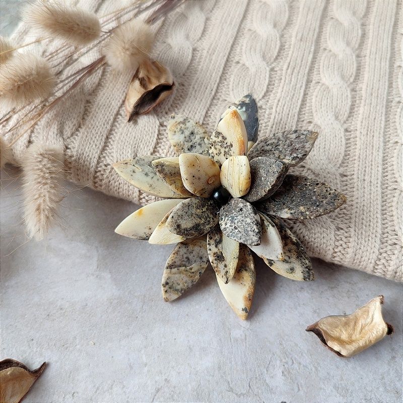 Брошь-кулон "Лотос" Янтарь