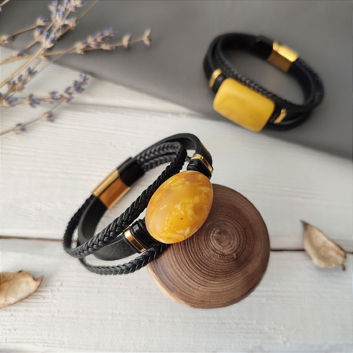 Браслет на кож.  ремешке