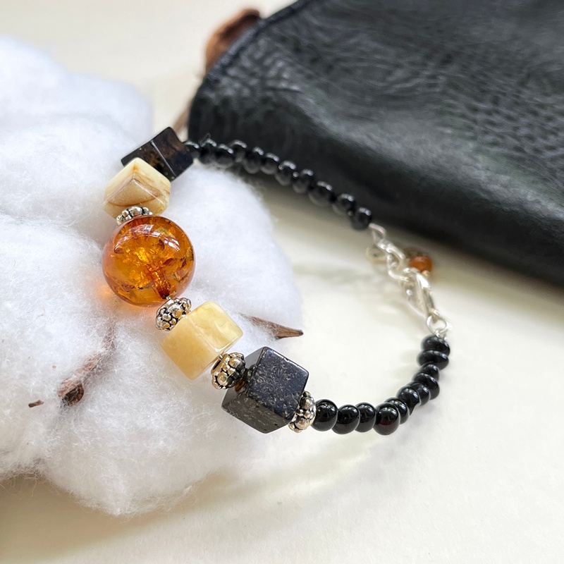 Браслет янтарь 3506214074-3