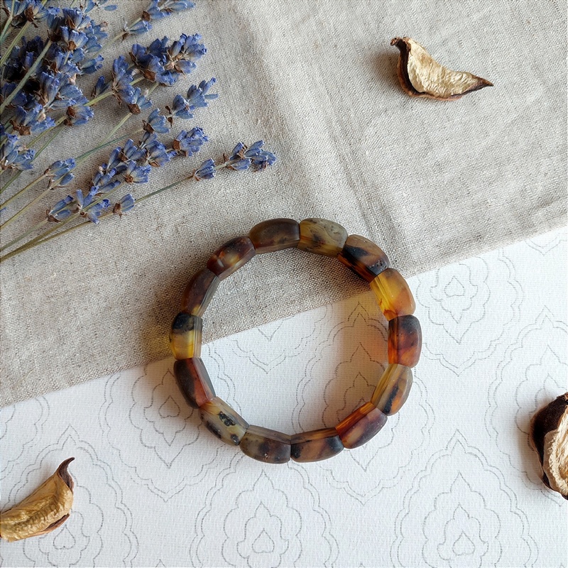 Браслет пласт. янтарь 3201119518 (1)