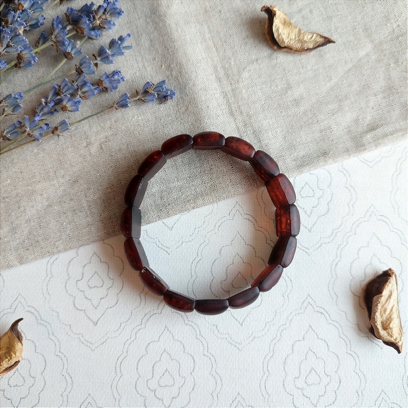 Браслет пласт. янтарь 3001119518 (1)