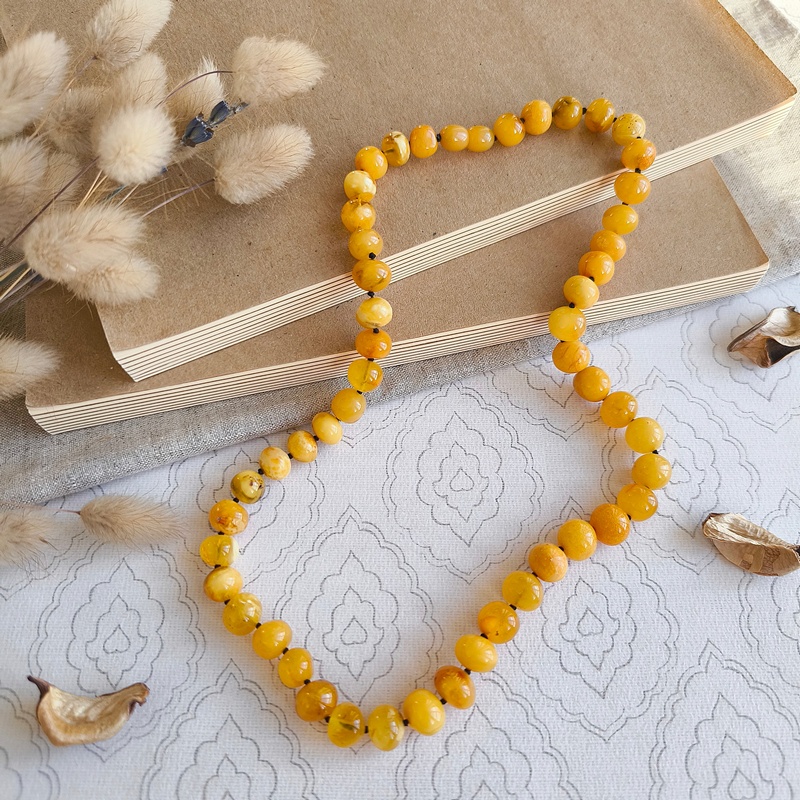 Бусы "Мятый шар" янтарь