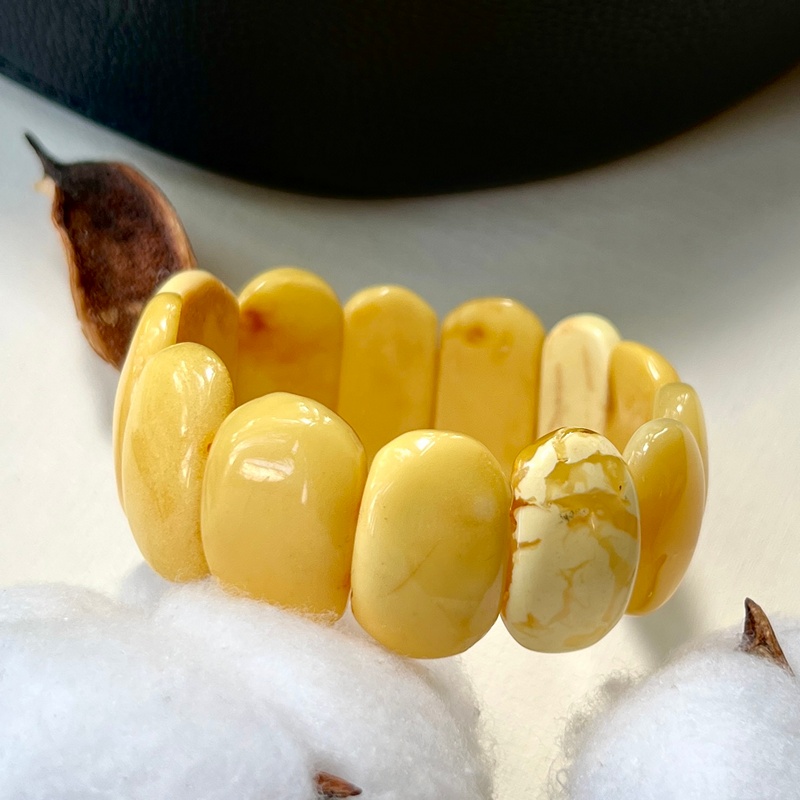 Браслет пласт. янтарь 33119474-3