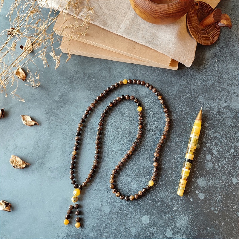 Четки будд. янтарь