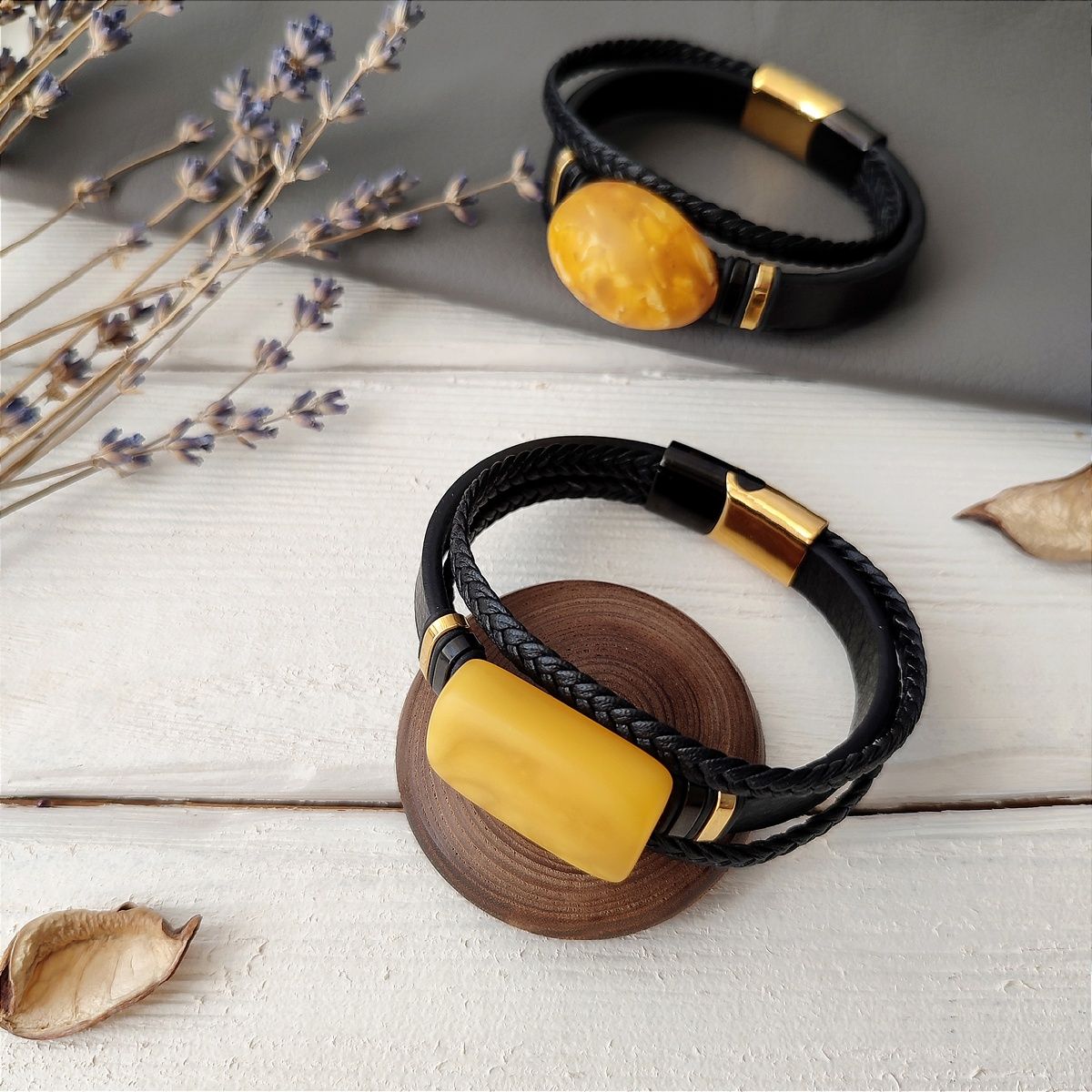 Браслет на кож.  ремешке