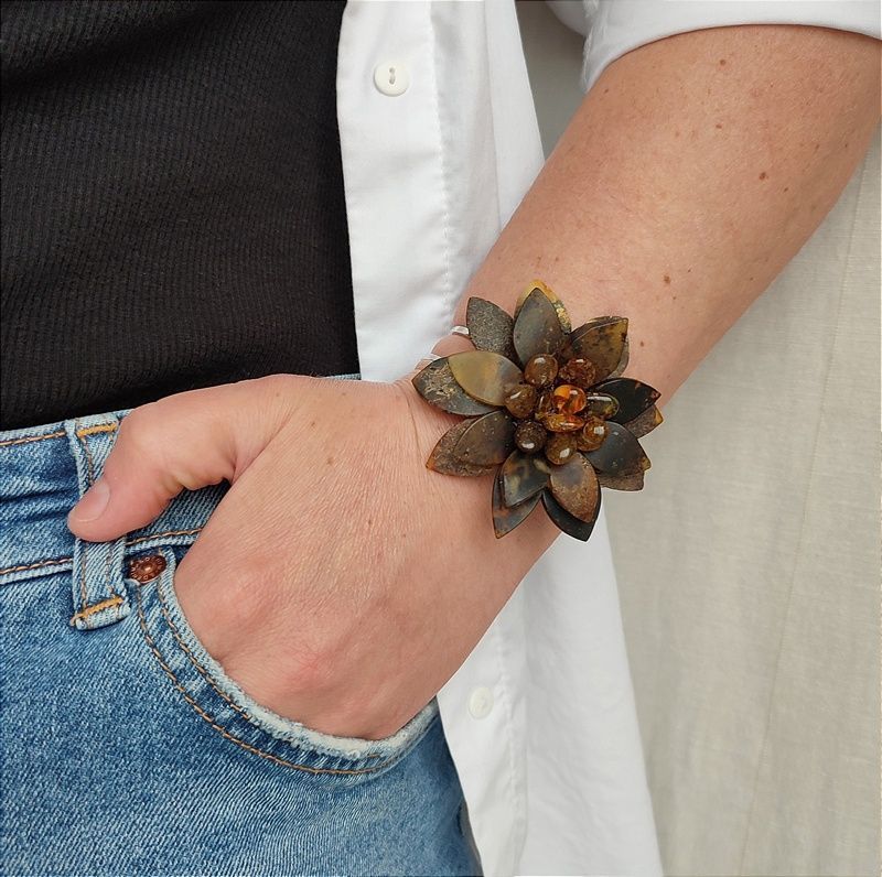 Браслет "Цветок" янтарь