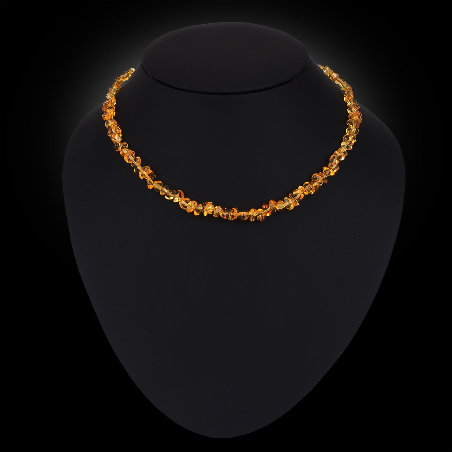 Бусы "Галька" из янтаря