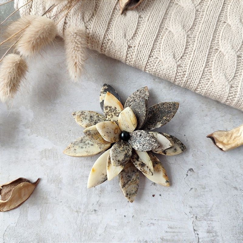 Брошь-кулон "Лотос" Янтарь