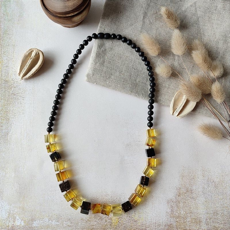 Бусы "Шар" из янтаря