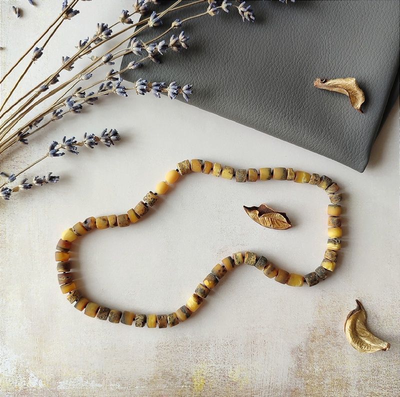 Бусы "Пеньки" из янтаря