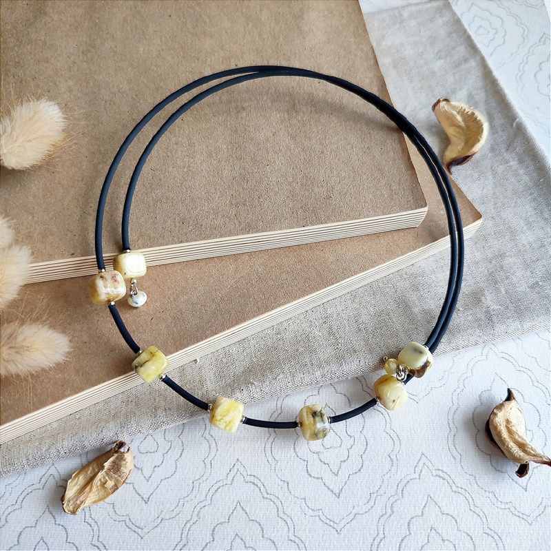 Колье "Куб" Янтарь