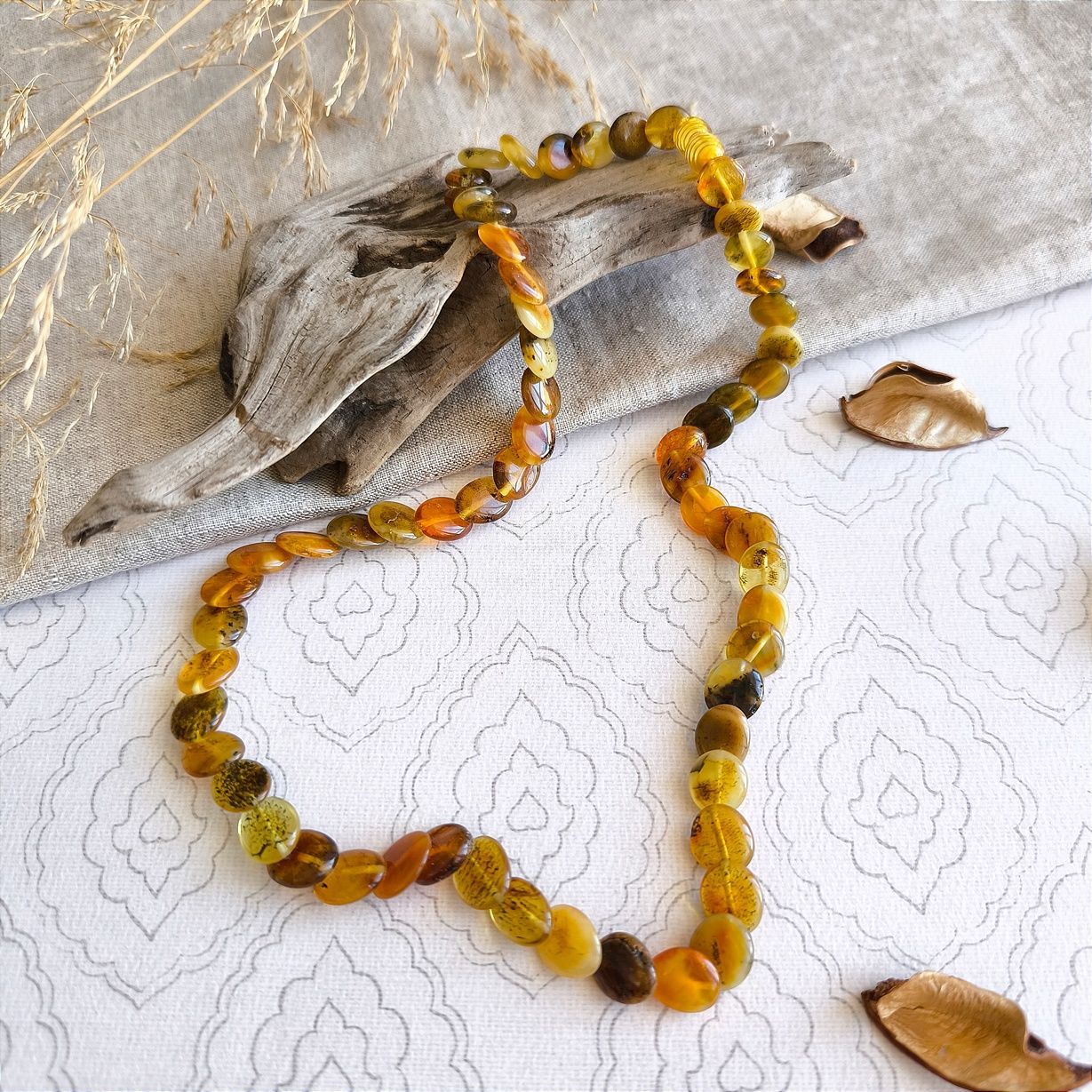 Бусы "Змейка" из янтаря