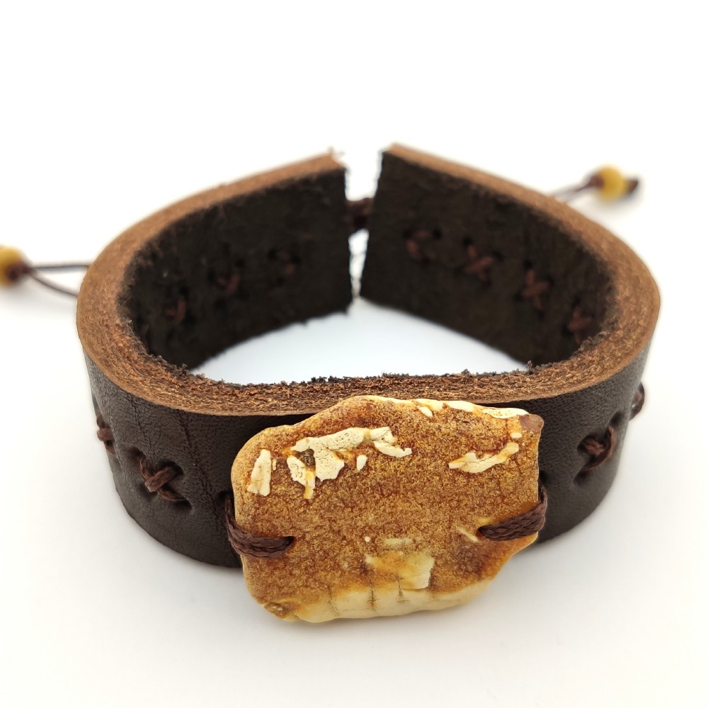 Браслет с пейзажным янтарем