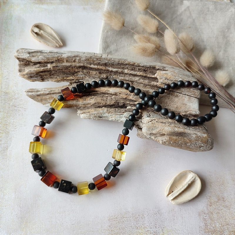 Бусы "Куб" из янтаря