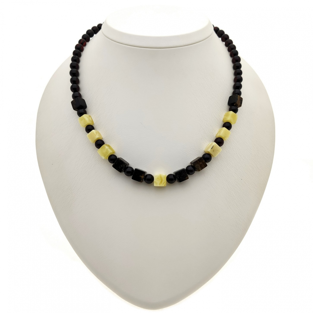 Бусы "Шар" из янтаря